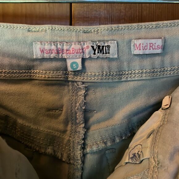 YMI distressed denim shorts size 5 - Picture 2 of 5